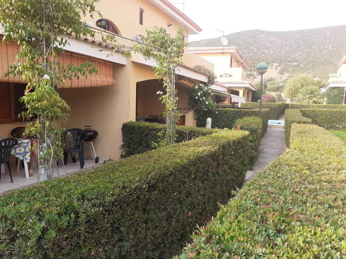 Villa Su Due Livelli Super Accessoriata Сант'Анна-Аррези Экстерьер фото