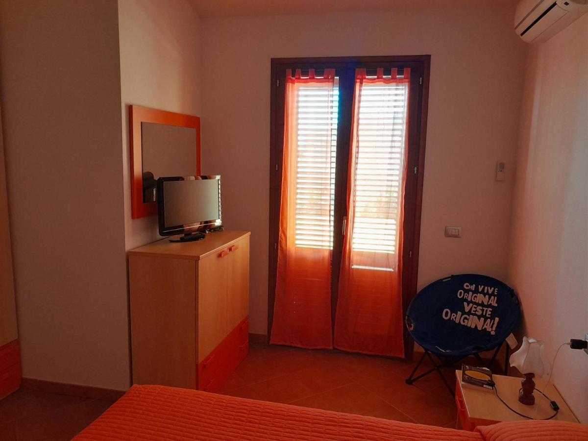 Villa Su Due Livelli Super Accessoriata Сант'Анна-Аррези Экстерьер фото