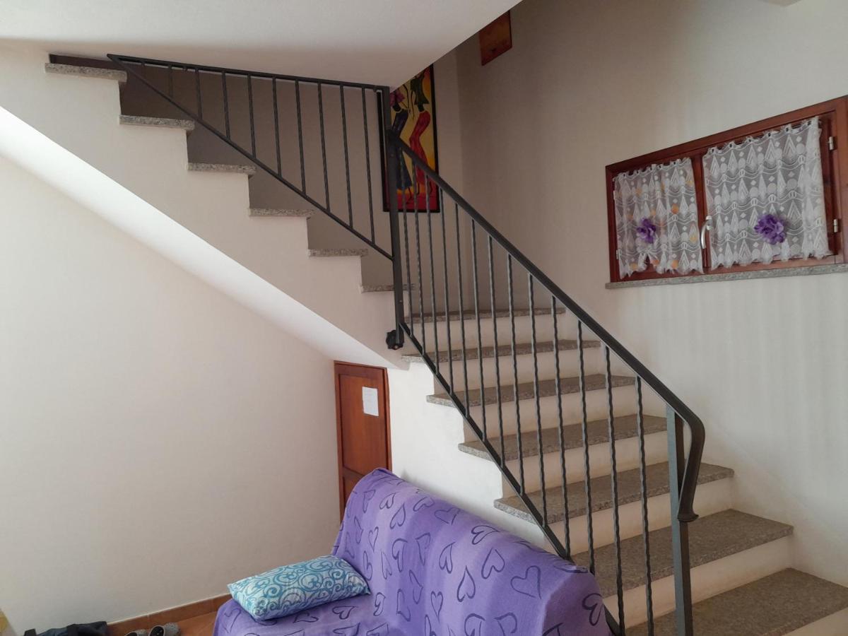 Villa Su Due Livelli Super Accessoriata Сант'Анна-Аррези Экстерьер фото